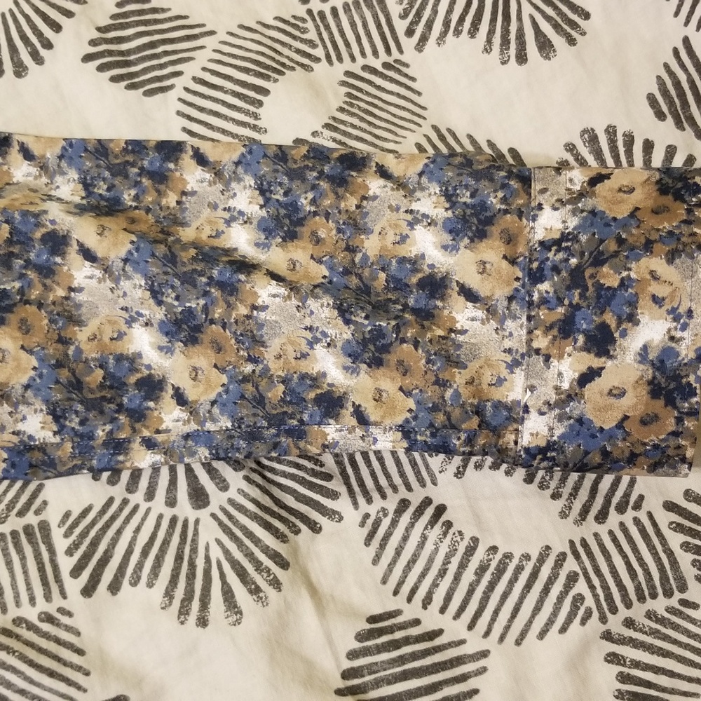 Shirt - Picture 4 of 4